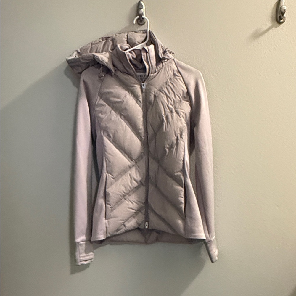 Athleta Light Gray Quilted Hooded Hybrid Puffer Jacket